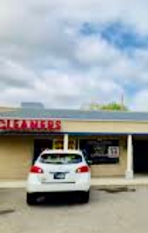 Colonial Cleaners DeMotte/24hr Laundromat. Attended Hours M-F 8am-6pm. Sat.8am-2pm. Sun.8am-12pm photo 8